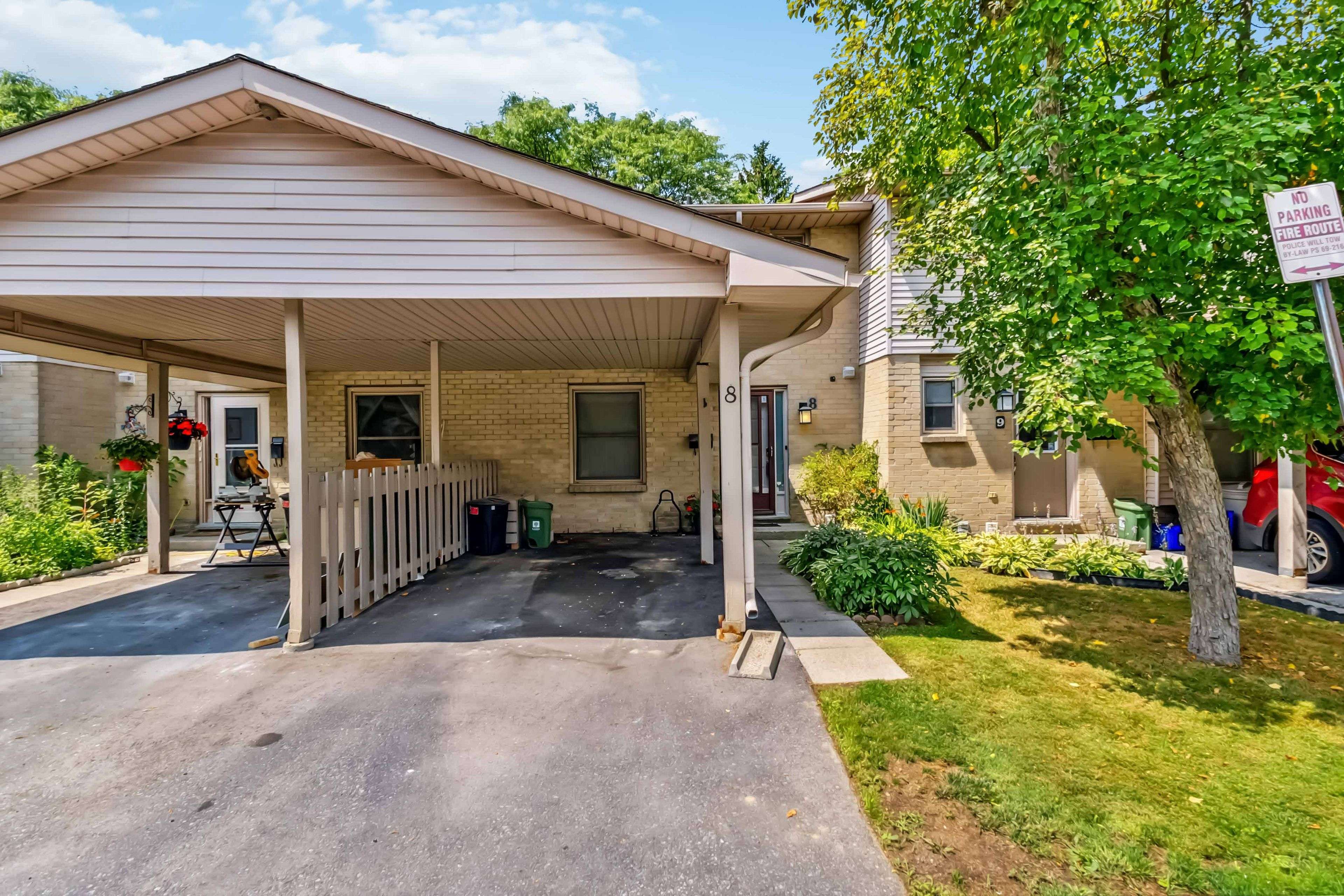 London East, ON N5Y 5E5,1318 HIGHBURY AVE N #8