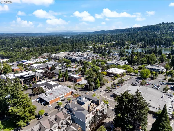 Lake Oswego, OR 97034,530 4TH ST #7