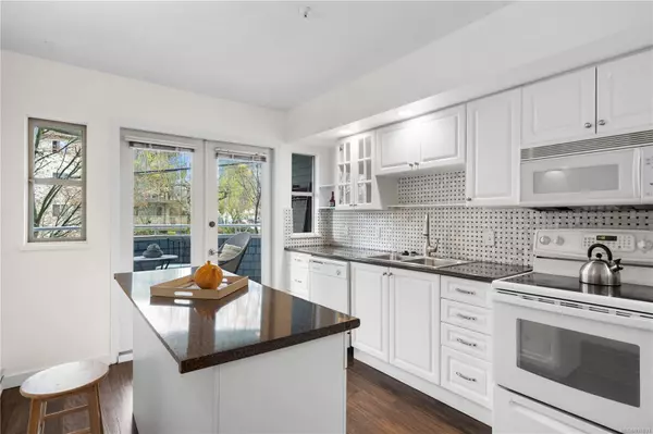 500 Stewart Ave #502, Nanaimo, BC V9S 5T5