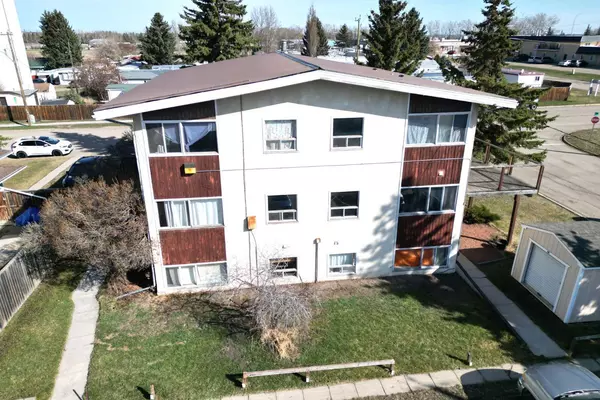 2337 20 AVE #2-8, Bowden, AB T0M 0K0