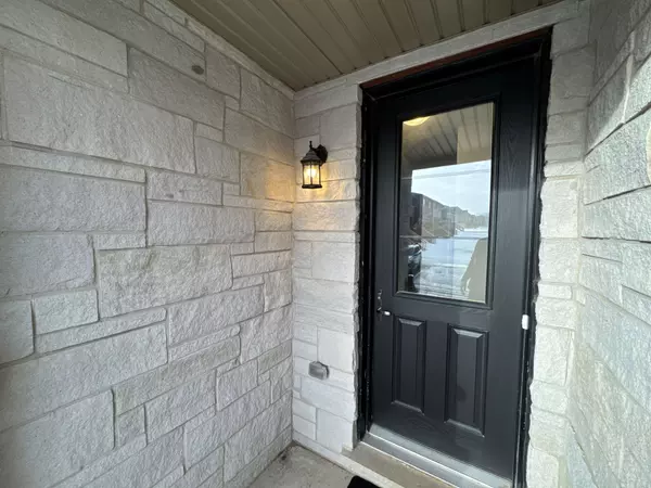 1453 National Common, Burlington, ON L7P 0V7