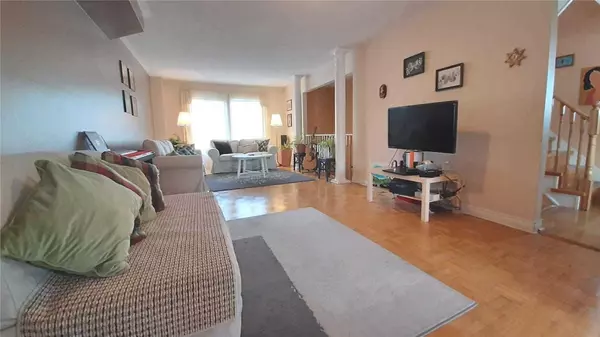 Mississauga, ON L4Z 4E9,52 Andrika CT