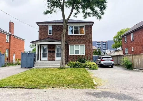 10 Roseland DR #Lower, Toronto W06, ON M8W 1Y2