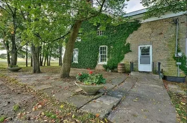 Hamilton, ON L8B 0G7,545 Dundas ST E