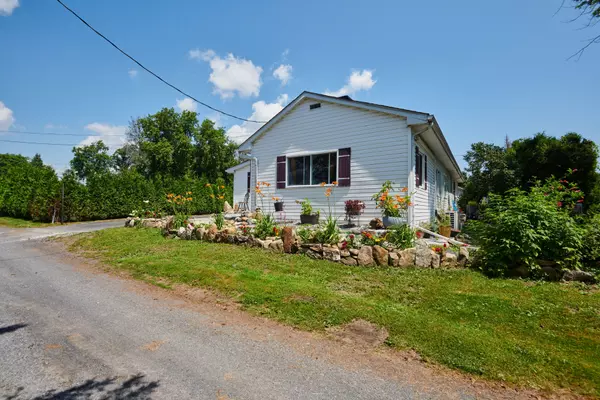 South Glengarry, ON K6H 5R5,6923 Salem LN