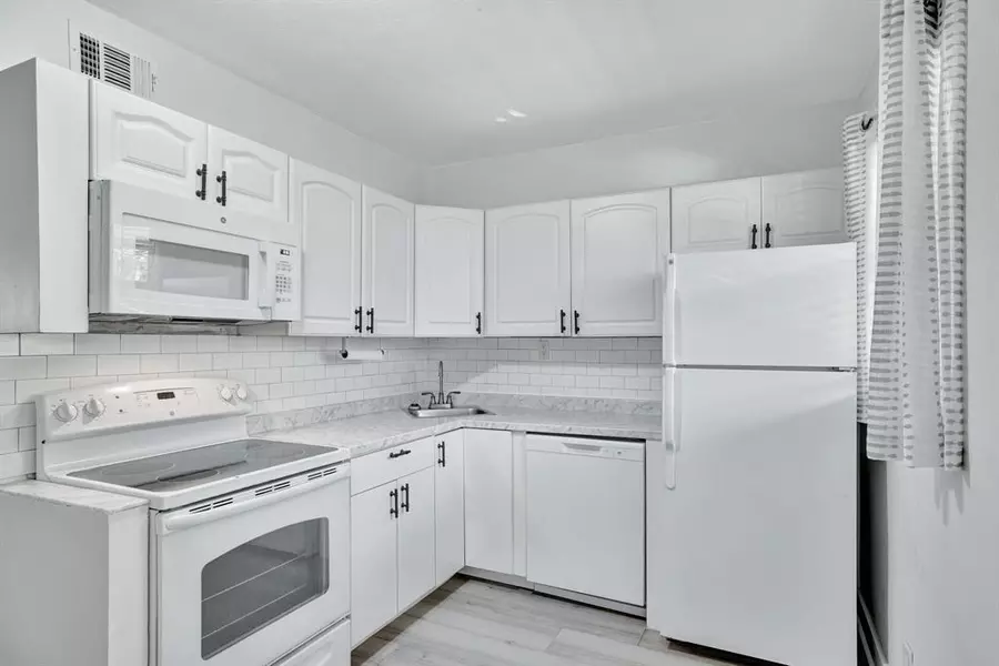 2741 NE 8th Ave #15, Wilton Manors, FL 33334