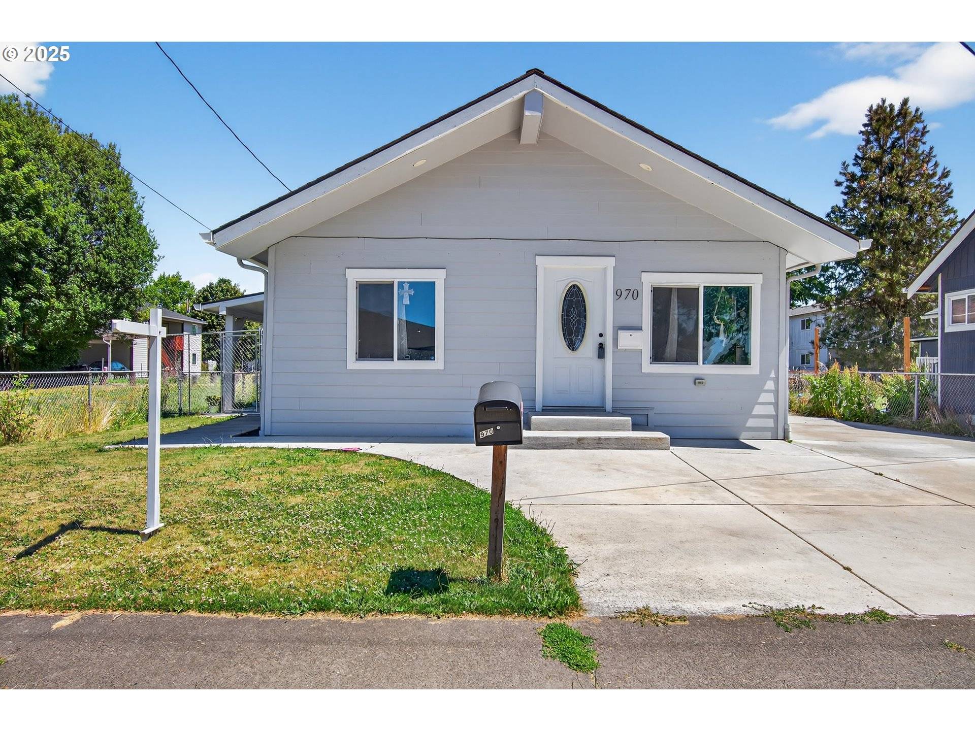Longview, WA 98632,970 9TH AVE
