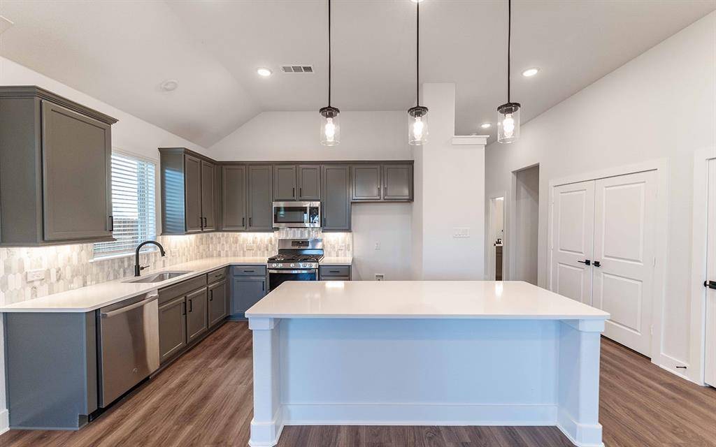 Forney, TX 75126,2423 Lundy Canyon Street