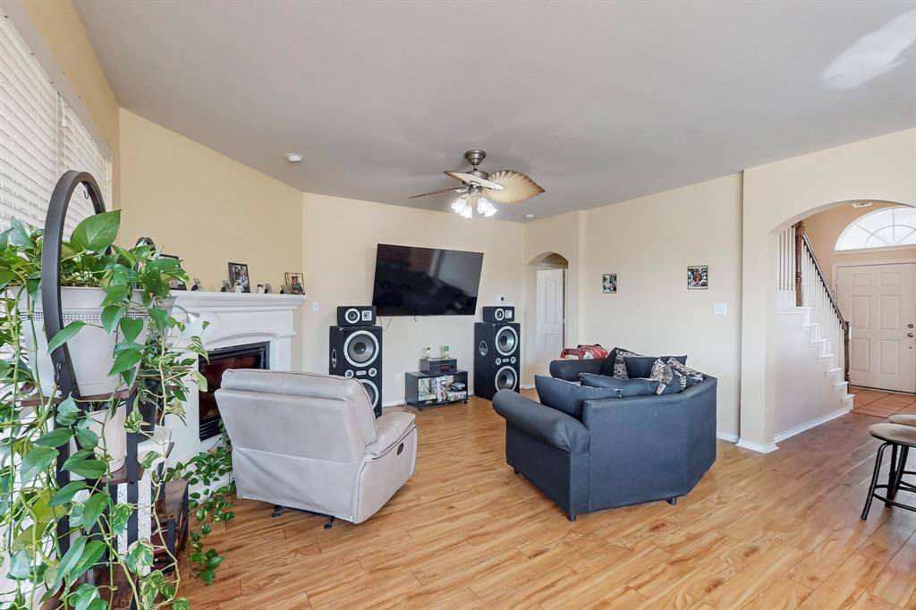 Fort Worth, TX 76135,5045 Bedfordshire Drive