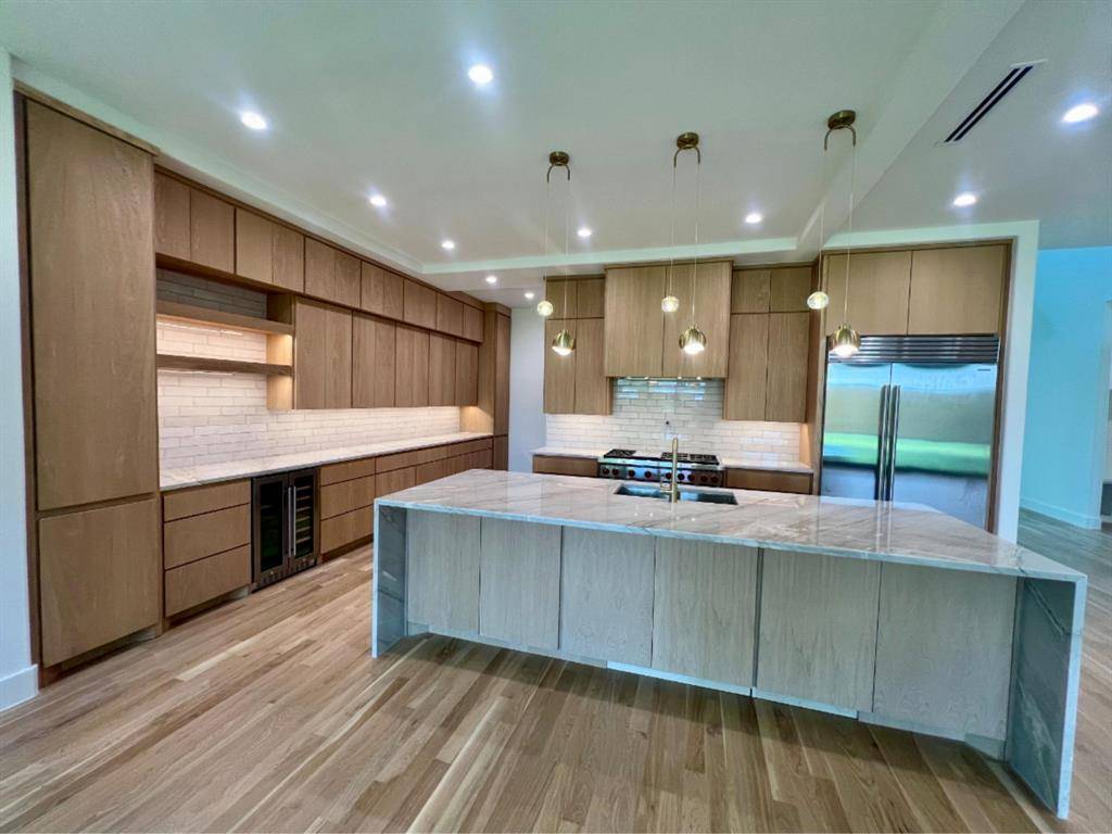 Dallas, TX 75220,3753 Bolivar Drive
