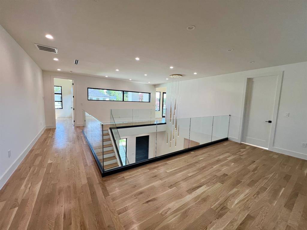 Dallas, TX 75220,3753 Bolivar Drive