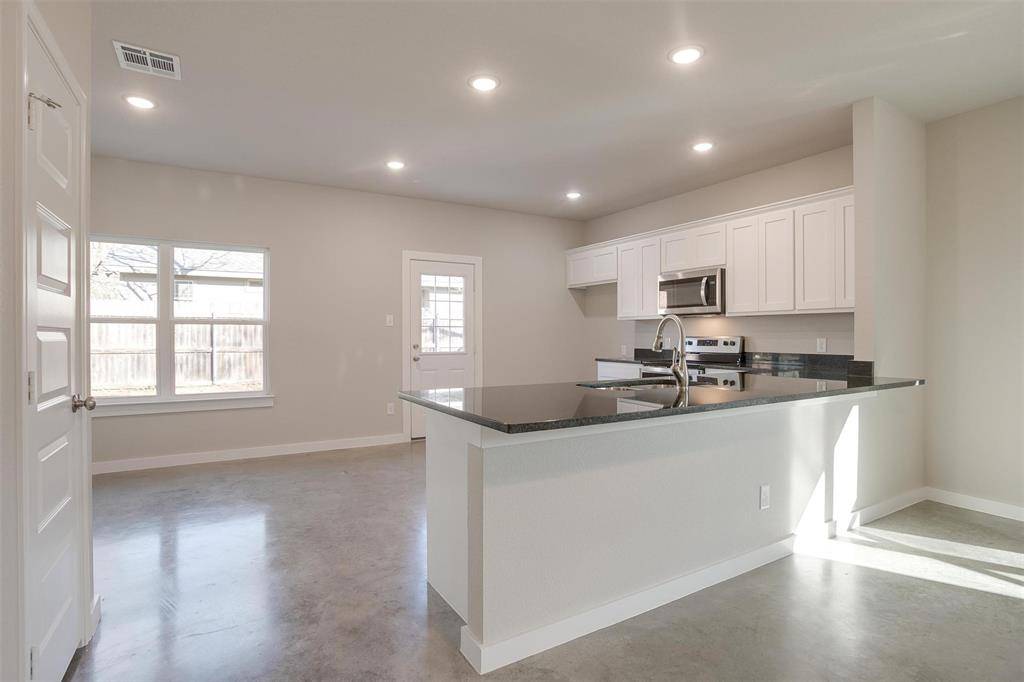 Itasca, TX 76055,301 S Lamar Street