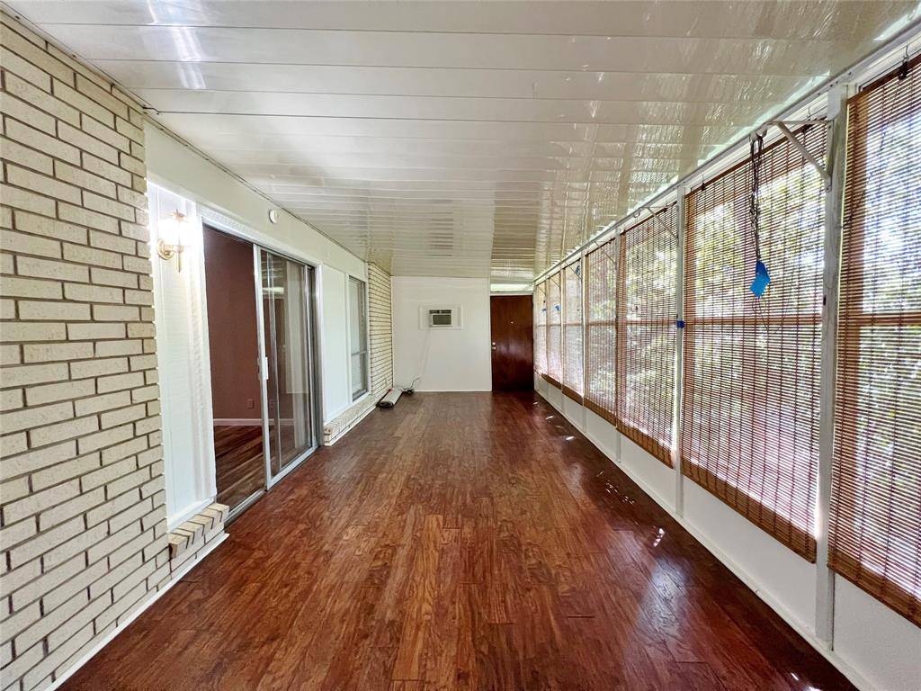 Arlington, TX 76013,907 S Bowen Road