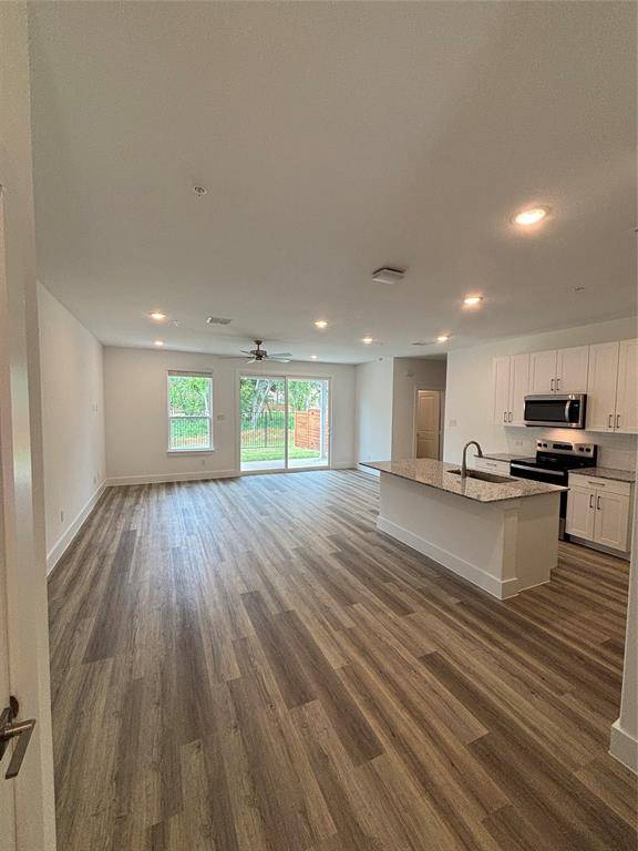 Celina, TX 75009,1544 Creekside Drive