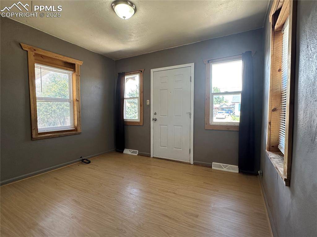 Pueblo, CO 81006,802-806 E Mesa DR