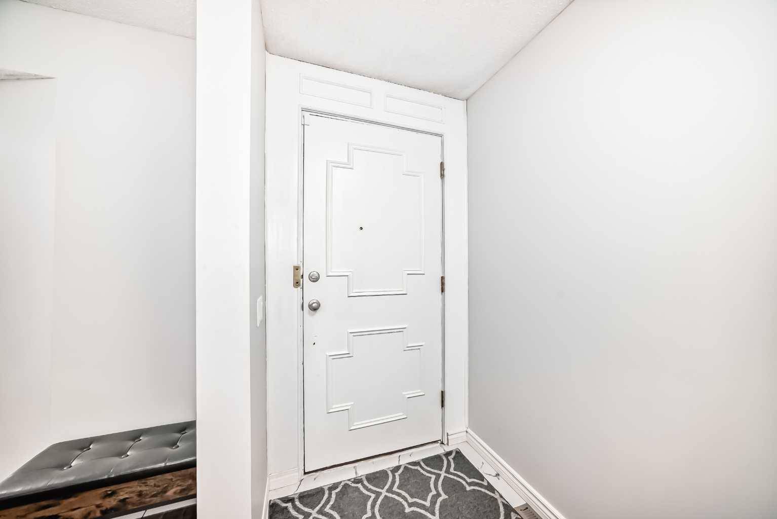 Calgary, AB T3A 0R7,4932 Vanguard RD Northwest