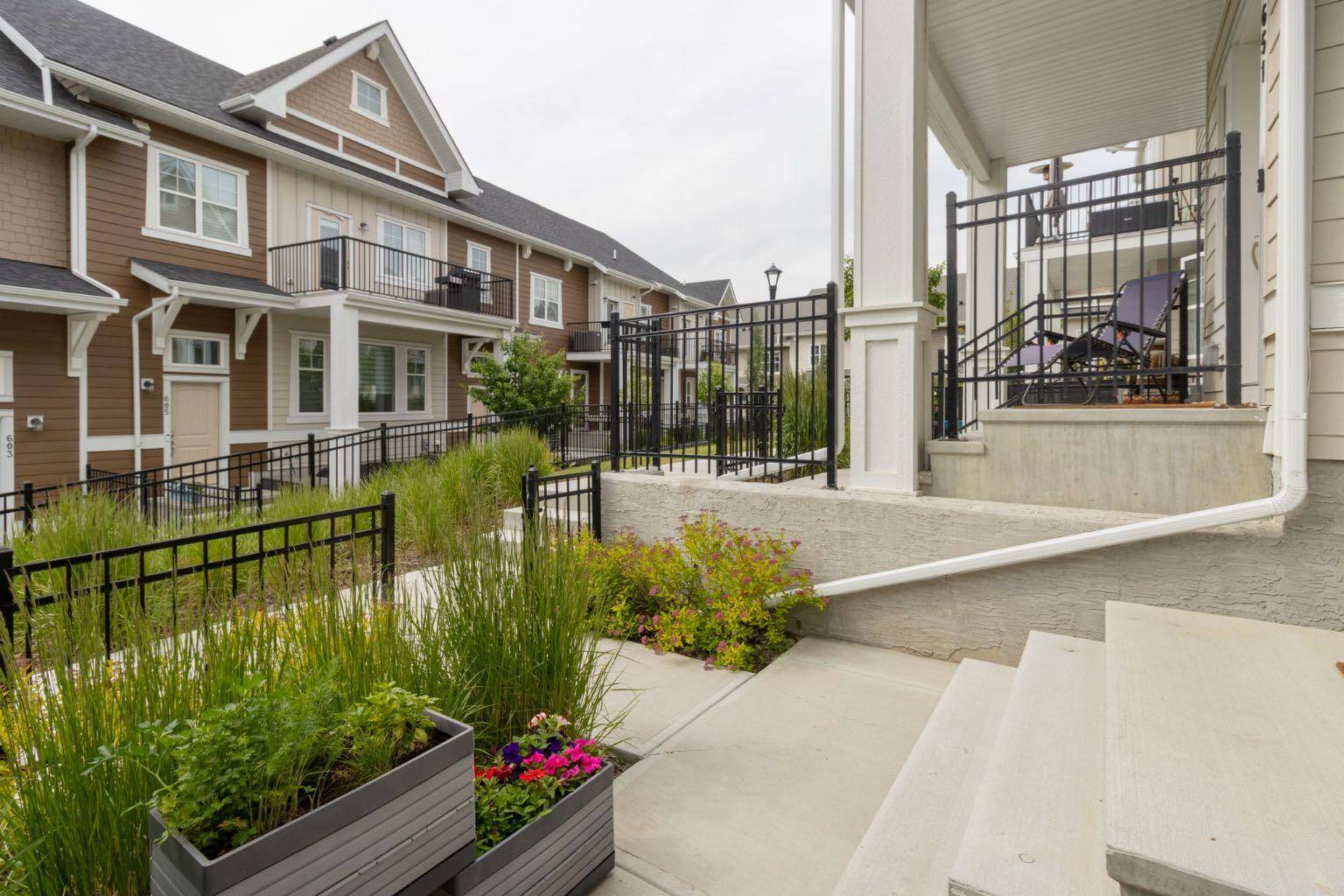 Calgary, AB T3M2V5,653 Cranbrook WALK Southeast