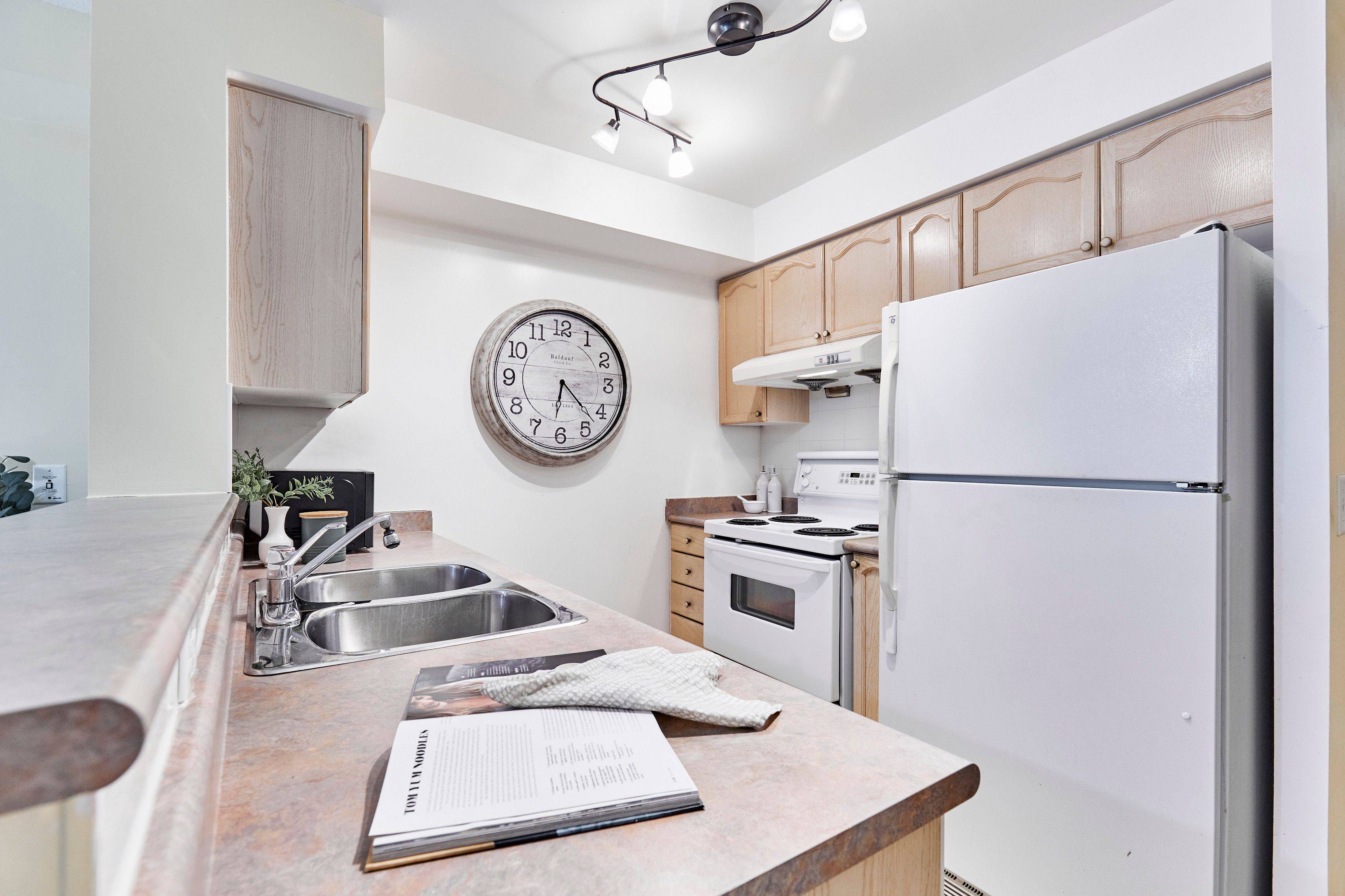 Toronto C14, ON M2N 7E6,28 Olive AVE #612