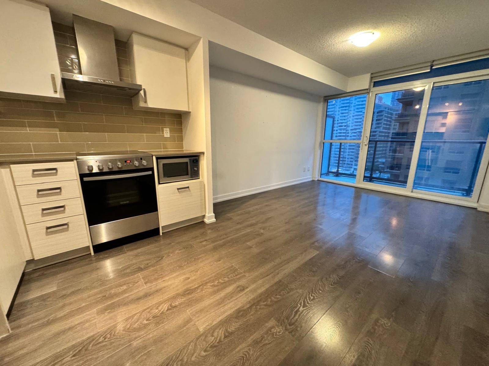 125 Redpath AVE #1007, Toronto C10, ON M4S 0B5