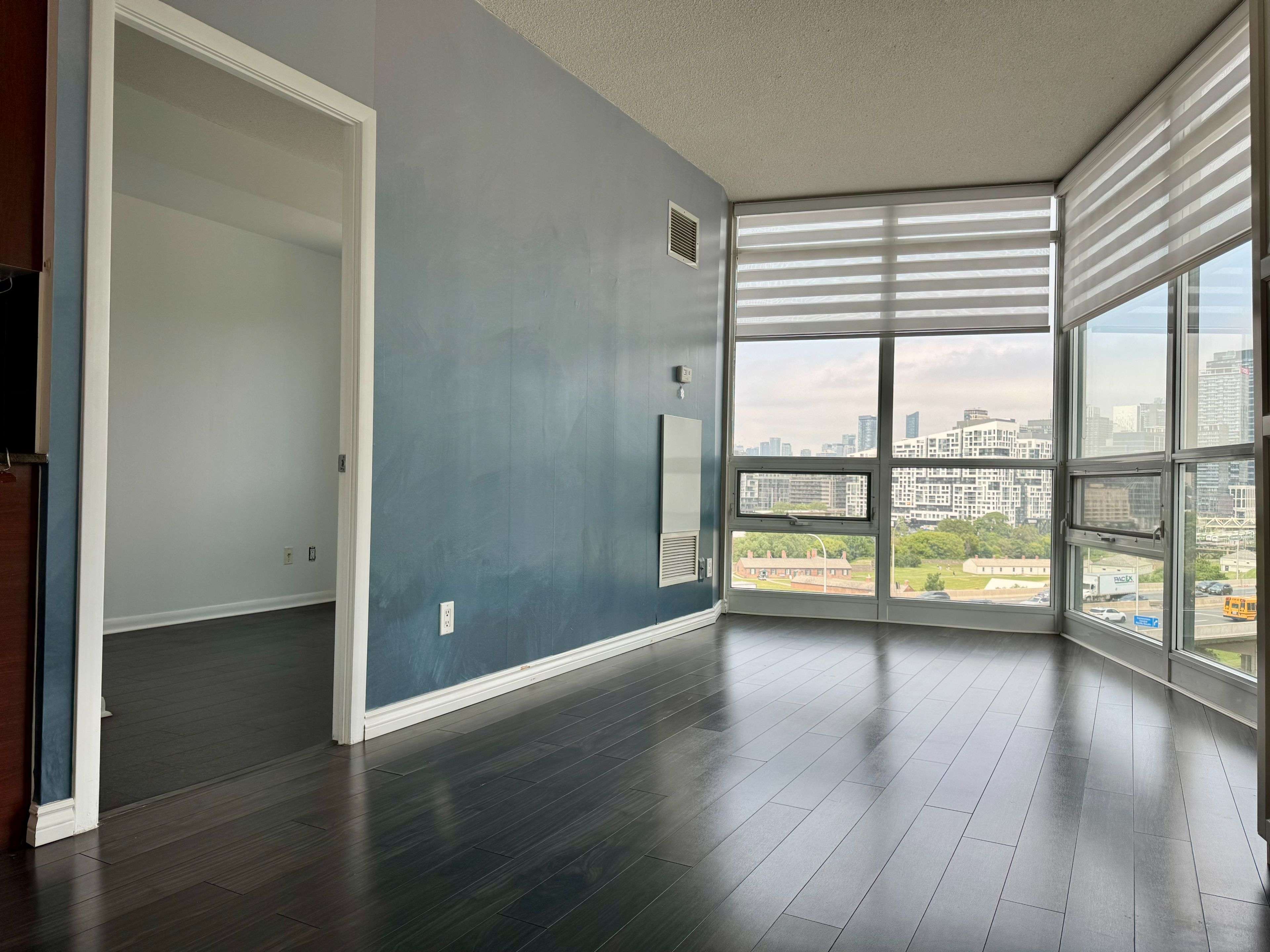 Toronto C01, ON M5V 1B2,231 Fort York BLVD #1222