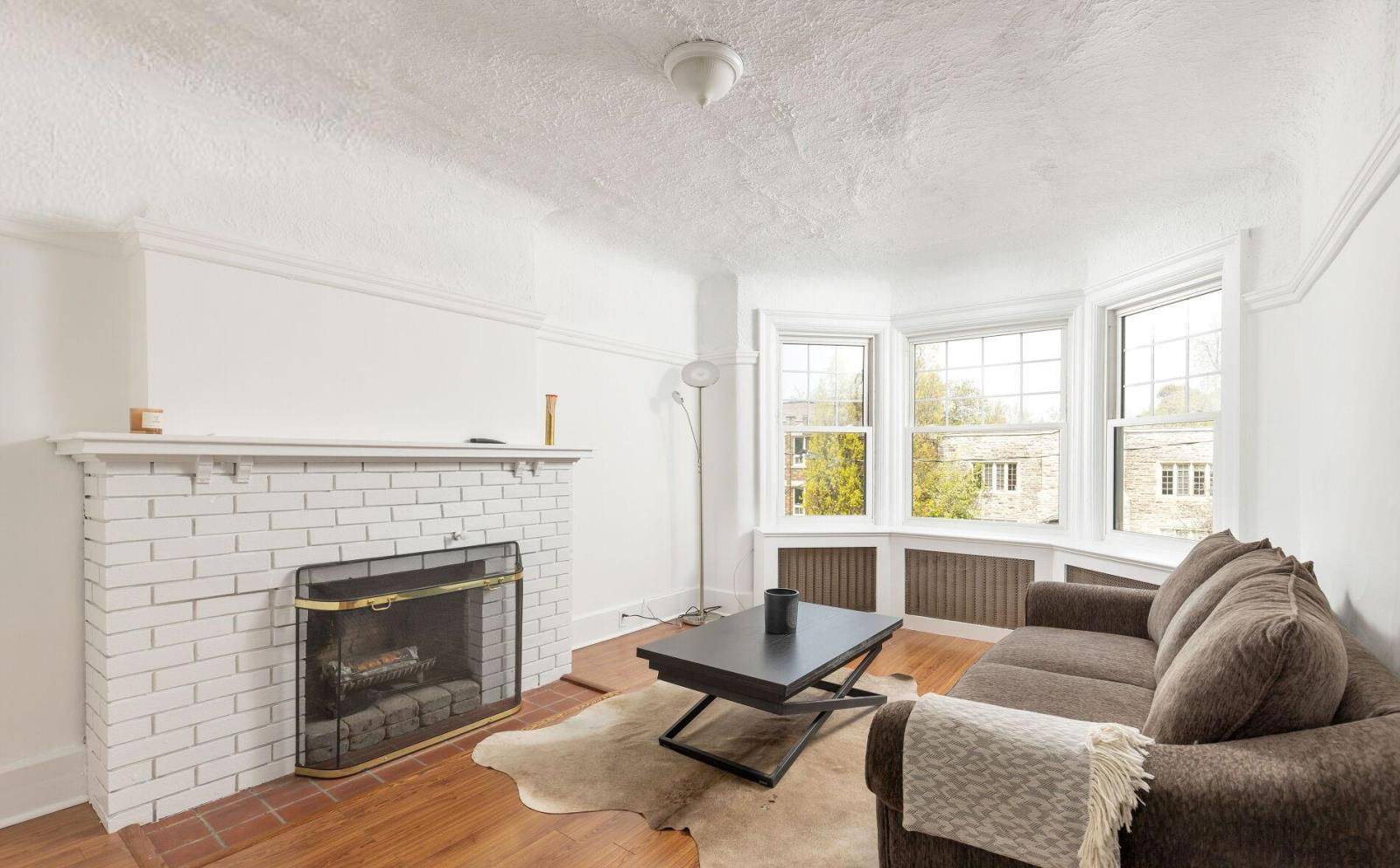 Toronto C02, ON M4V 1X3,303 Lonsdale RD #2nd Floor