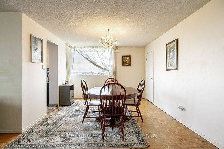 Toronto C07, ON M2R 3T2,133 Torresdale AVE #1606