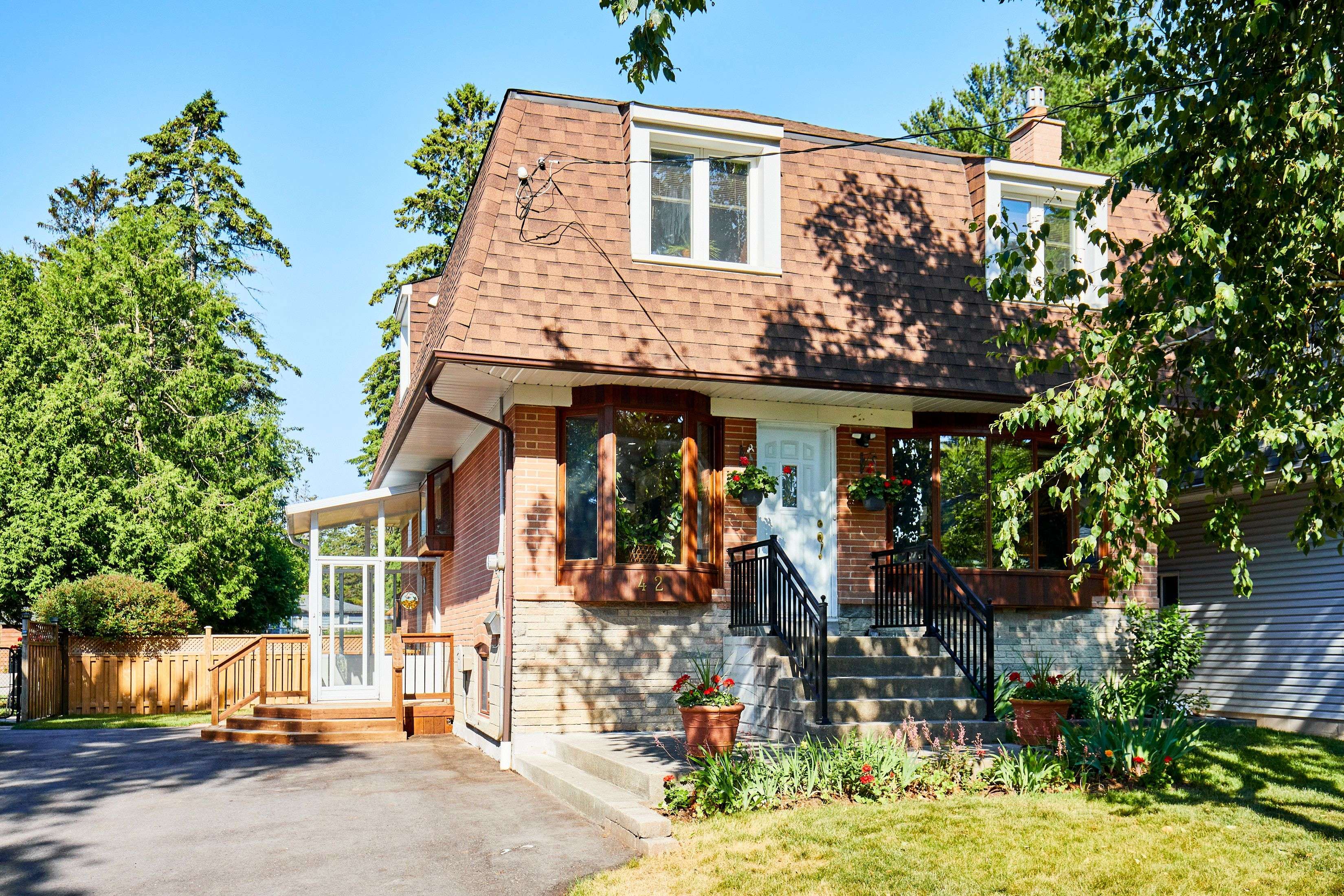 42 Gladys RD, Toronto E10, ON M1C 1C6