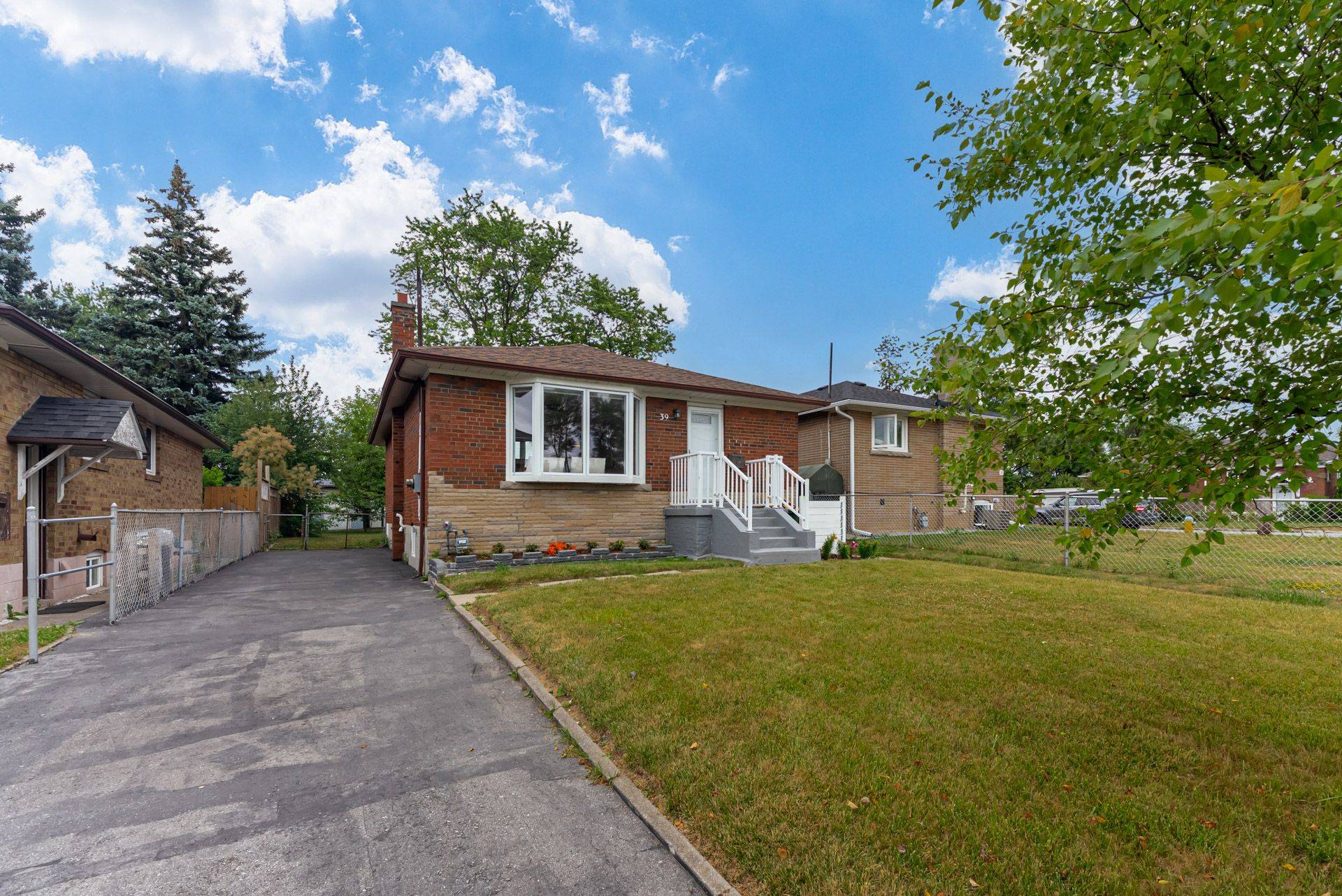 Toronto E04, ON M1K 4J7,39 Century DR