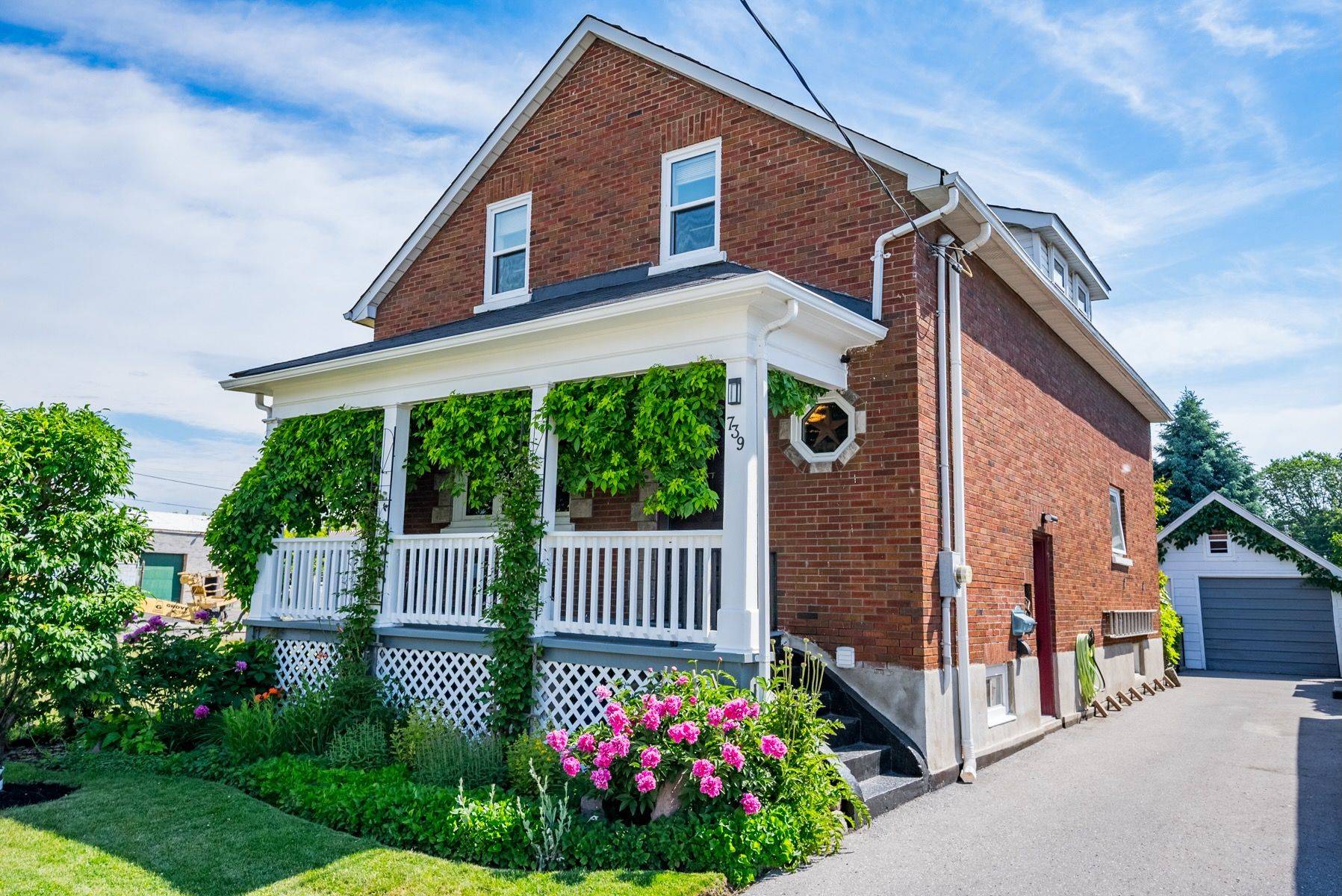 Oshawa, ON L1H 4T7,739 Albert ST