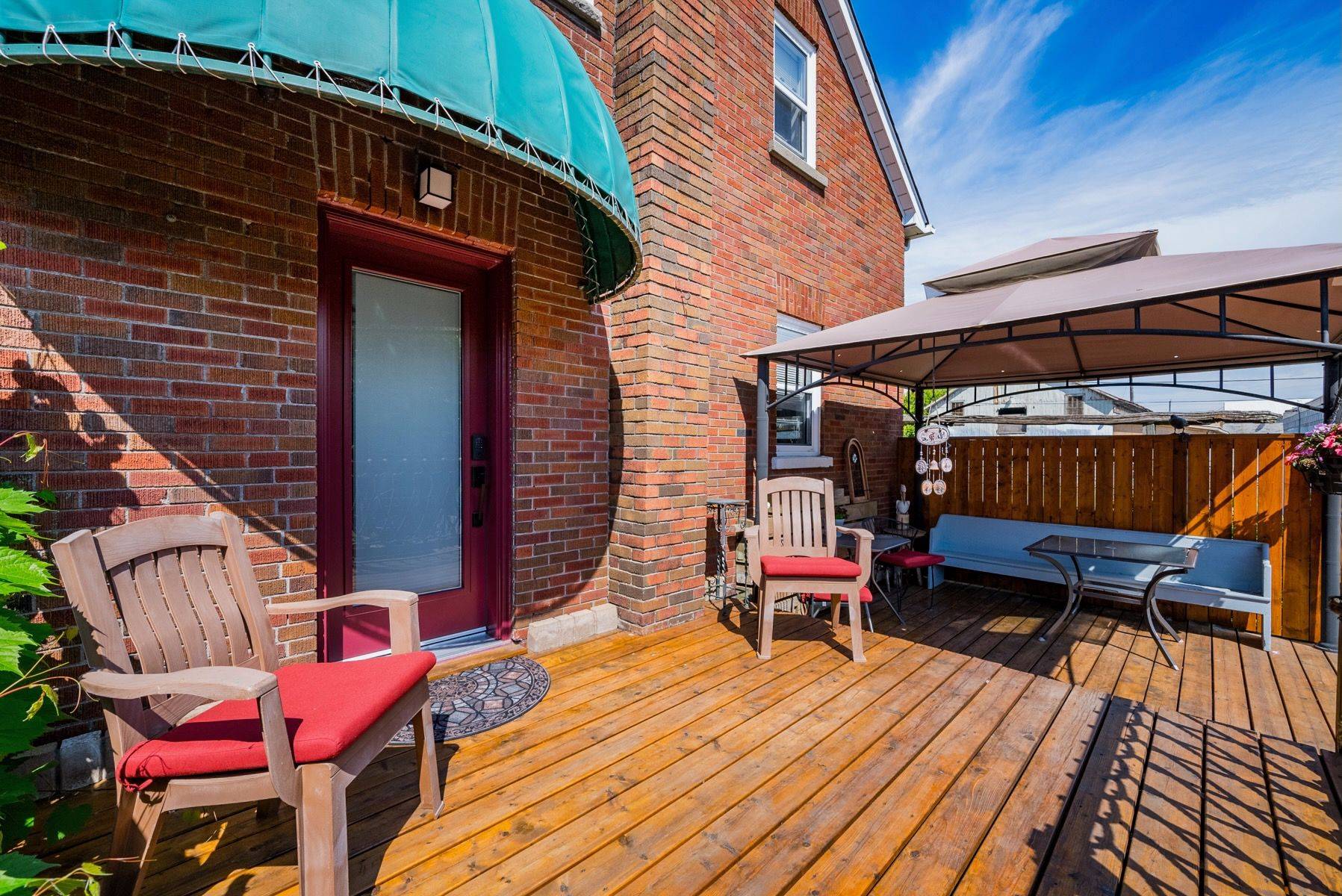 Oshawa, ON L1H 4T7,739 Albert ST