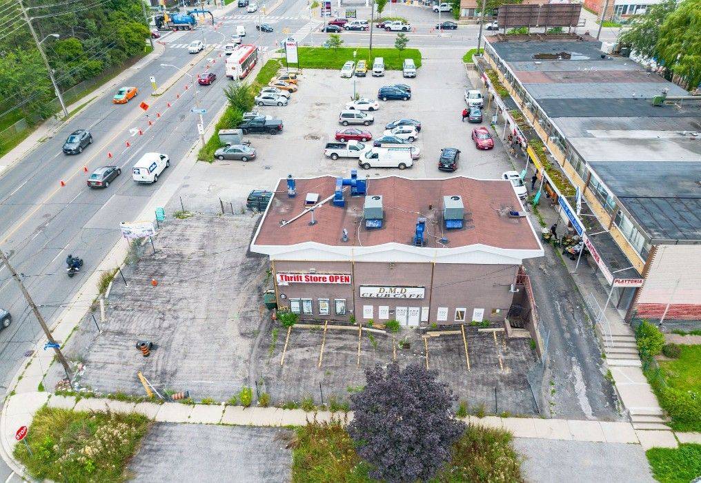 Toronto E04, ON M1K 1L6,3537 St Clair AVE E
