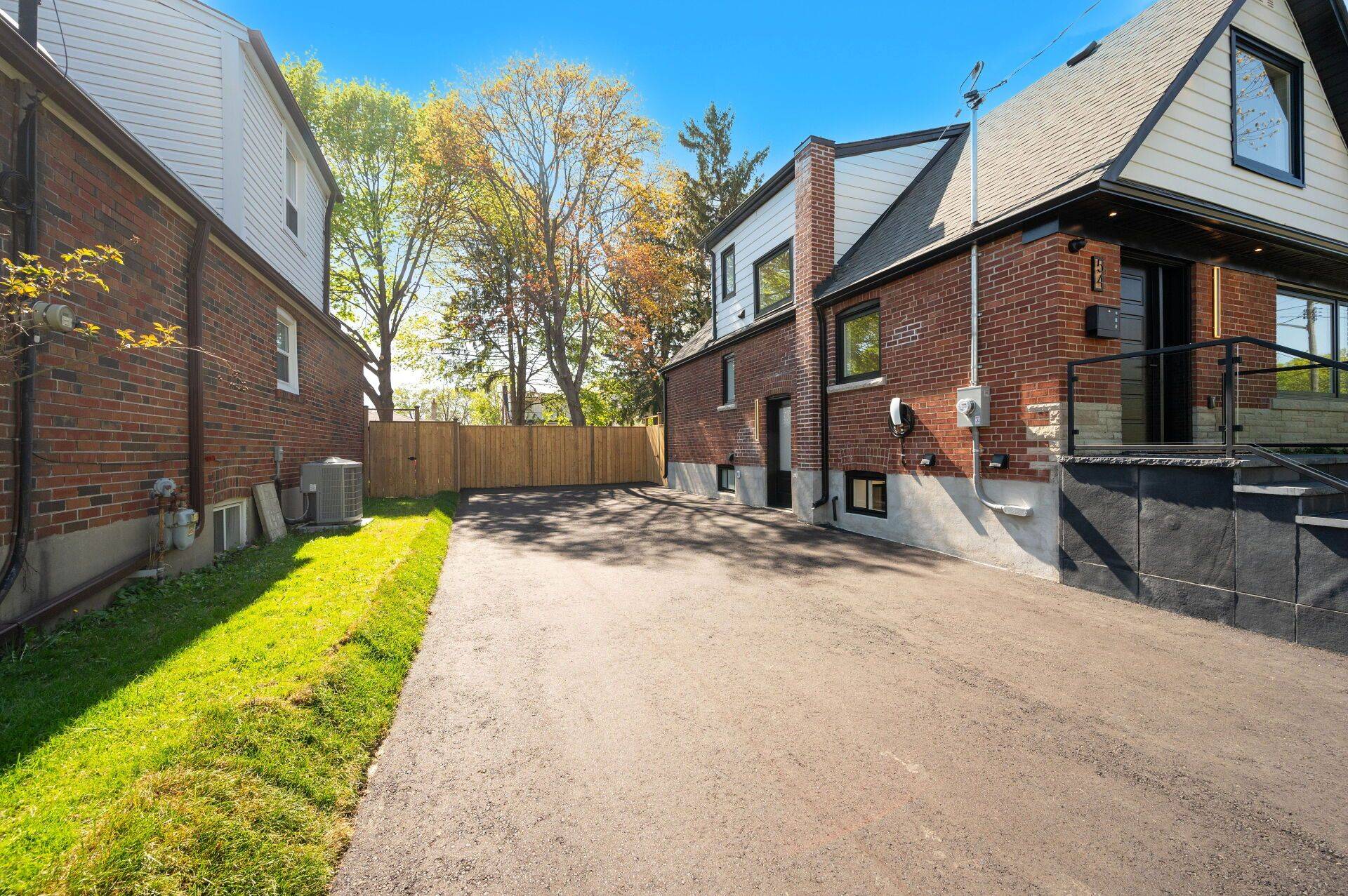 Toronto E04, ON M1R 1J8,54 Hexham DR #BSMT
