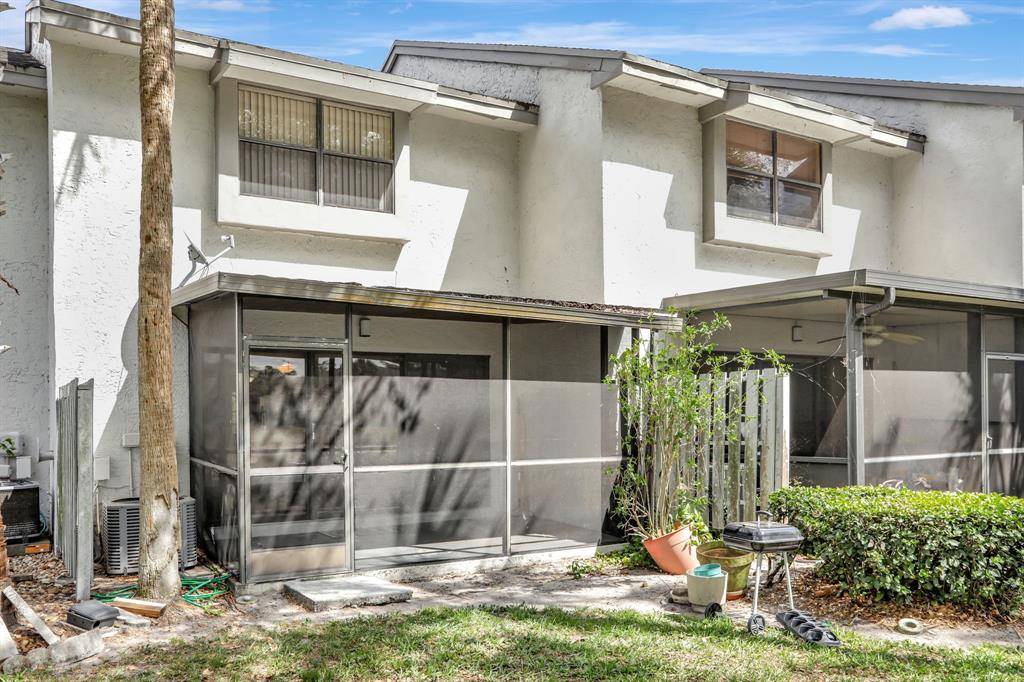 Pompano Beach, FL 33066,3341 Carambola Cir #2415
