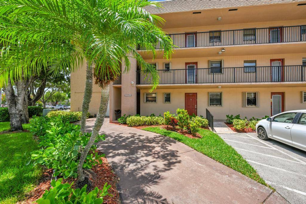 Sunrise, FL 33322,10303 Sunrise Lakes Blvd #107