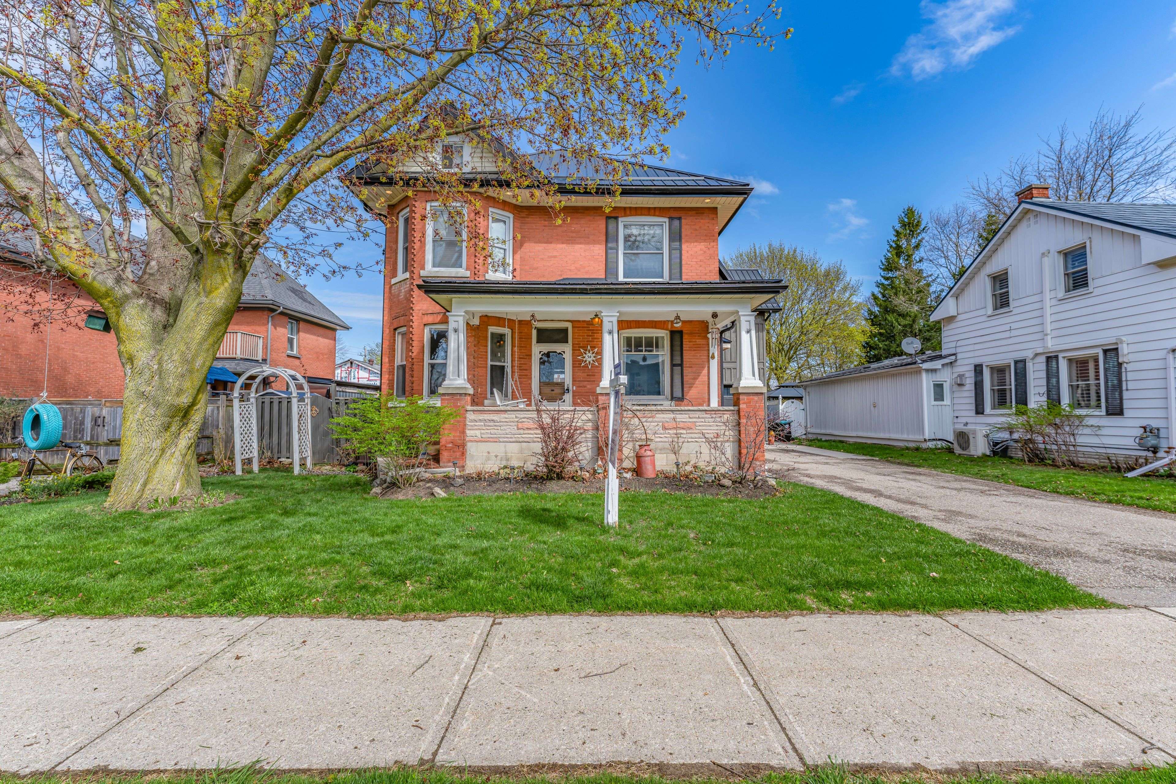 New Tecumseth, ON L9R 1H1,54 Nelson ST W