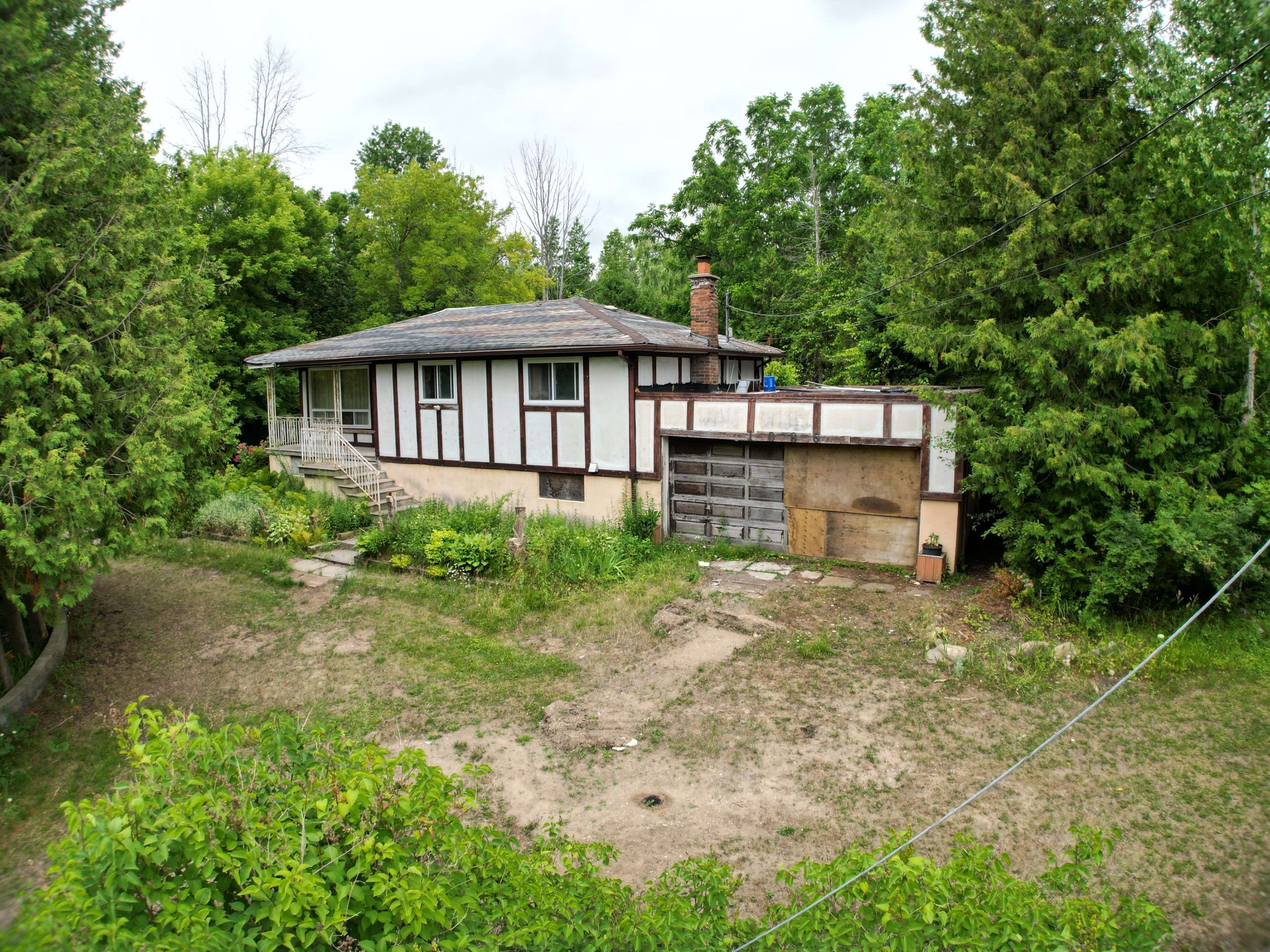 Innisfil, ON L0L 1W0,1086 Corner AVE