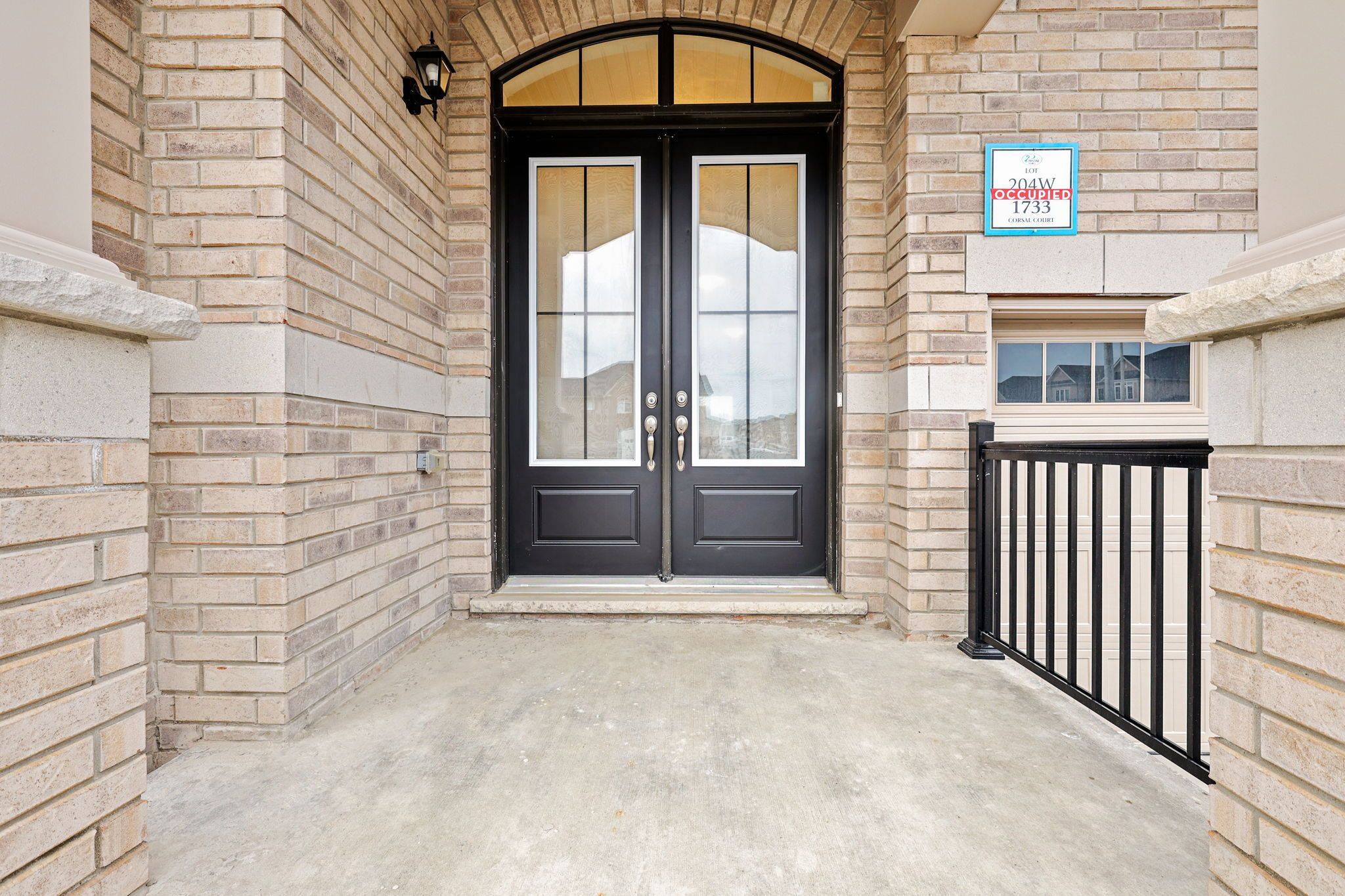 Innisfil, ON L9S 0P9,1733 Corsal CT