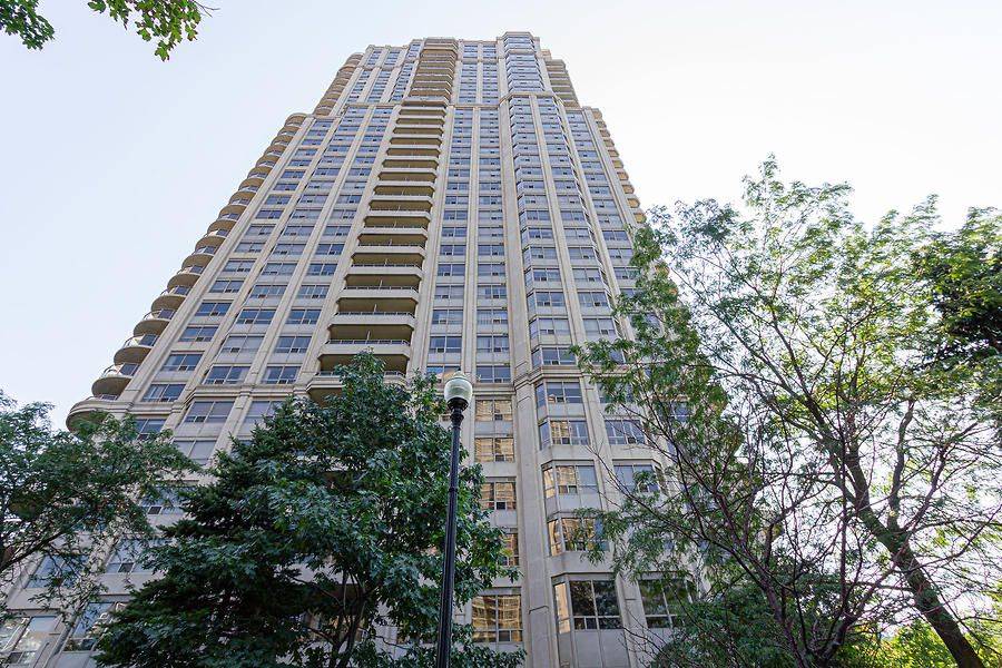 Mississauga, ON L5R 4B1,25 Kingsbridge Garden CIR #2320