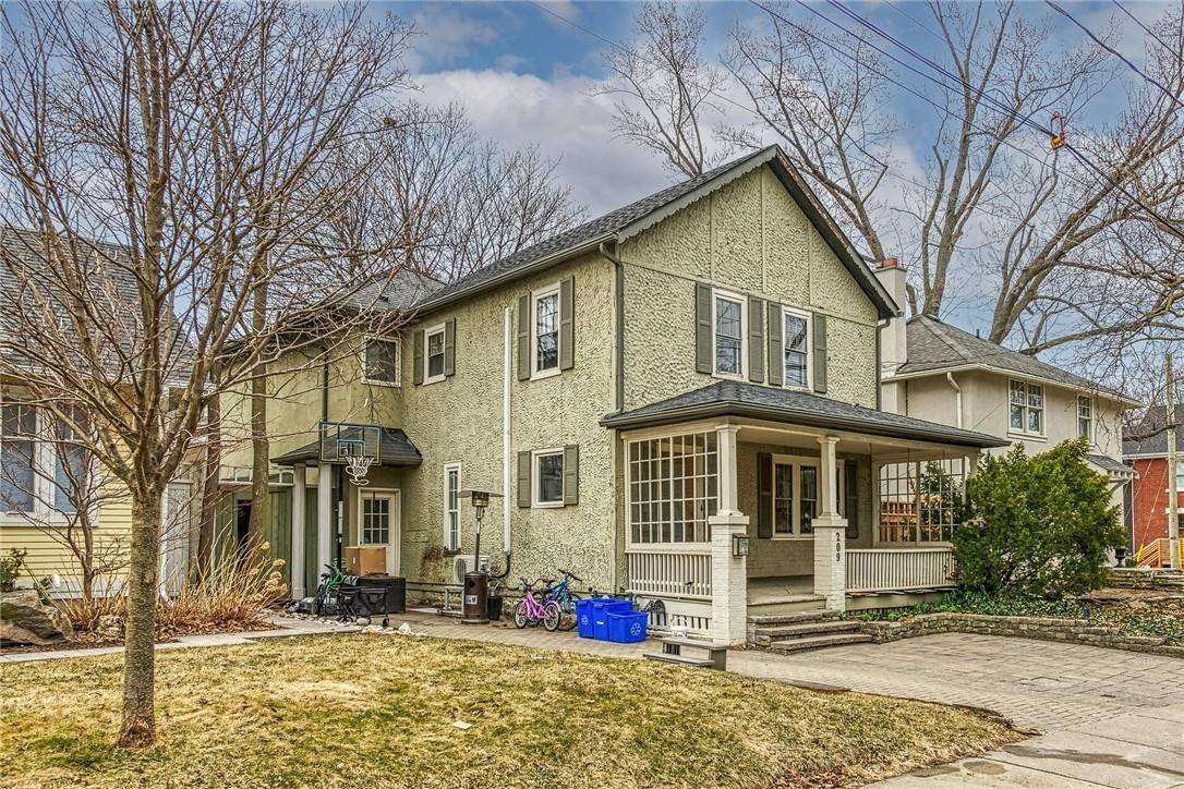 Oakville, ON L6J 3P2,209 Allan ST