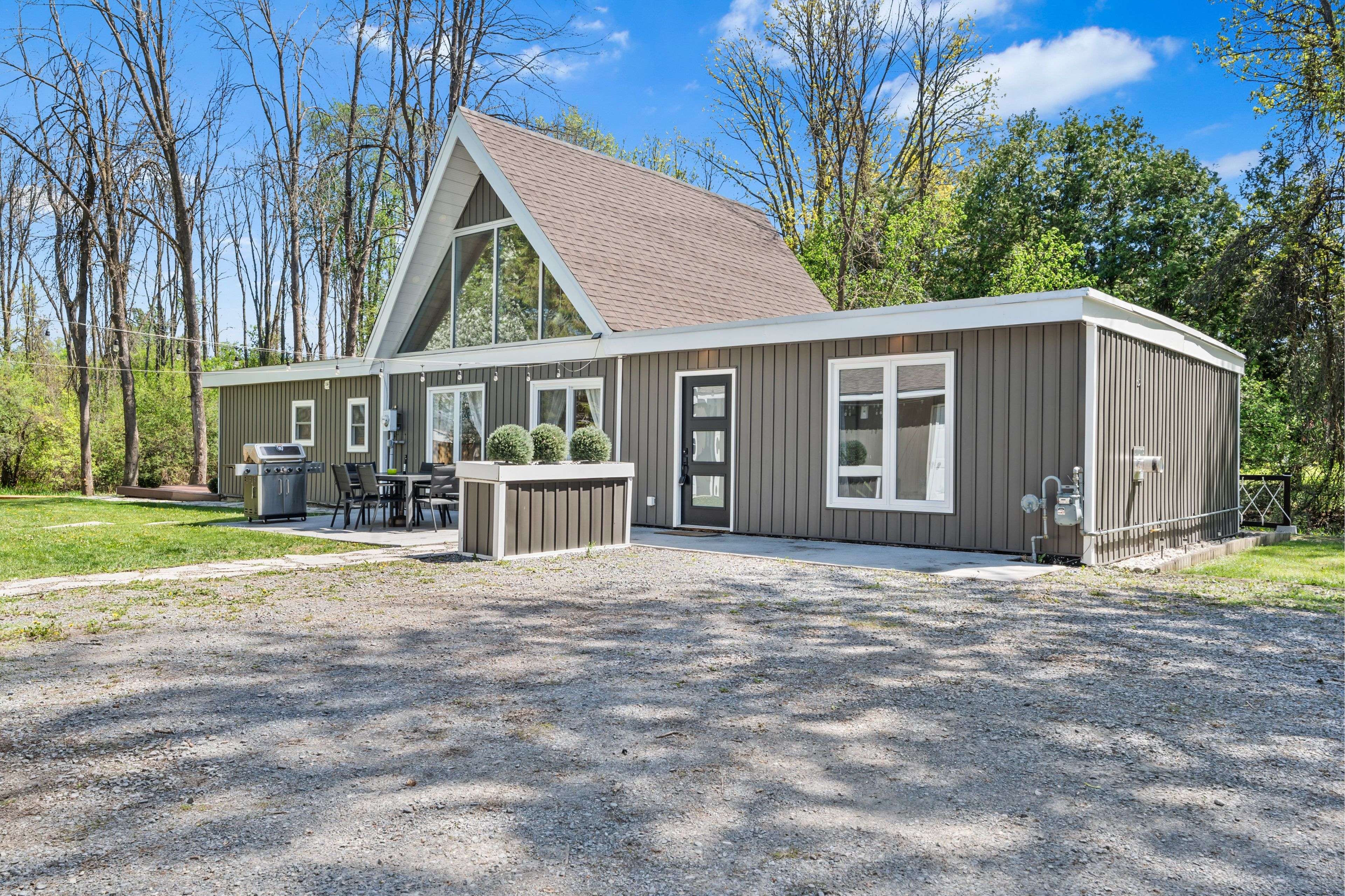 8546 COUNTY 2 RD, Greater Napanee, ON K7R 3L1