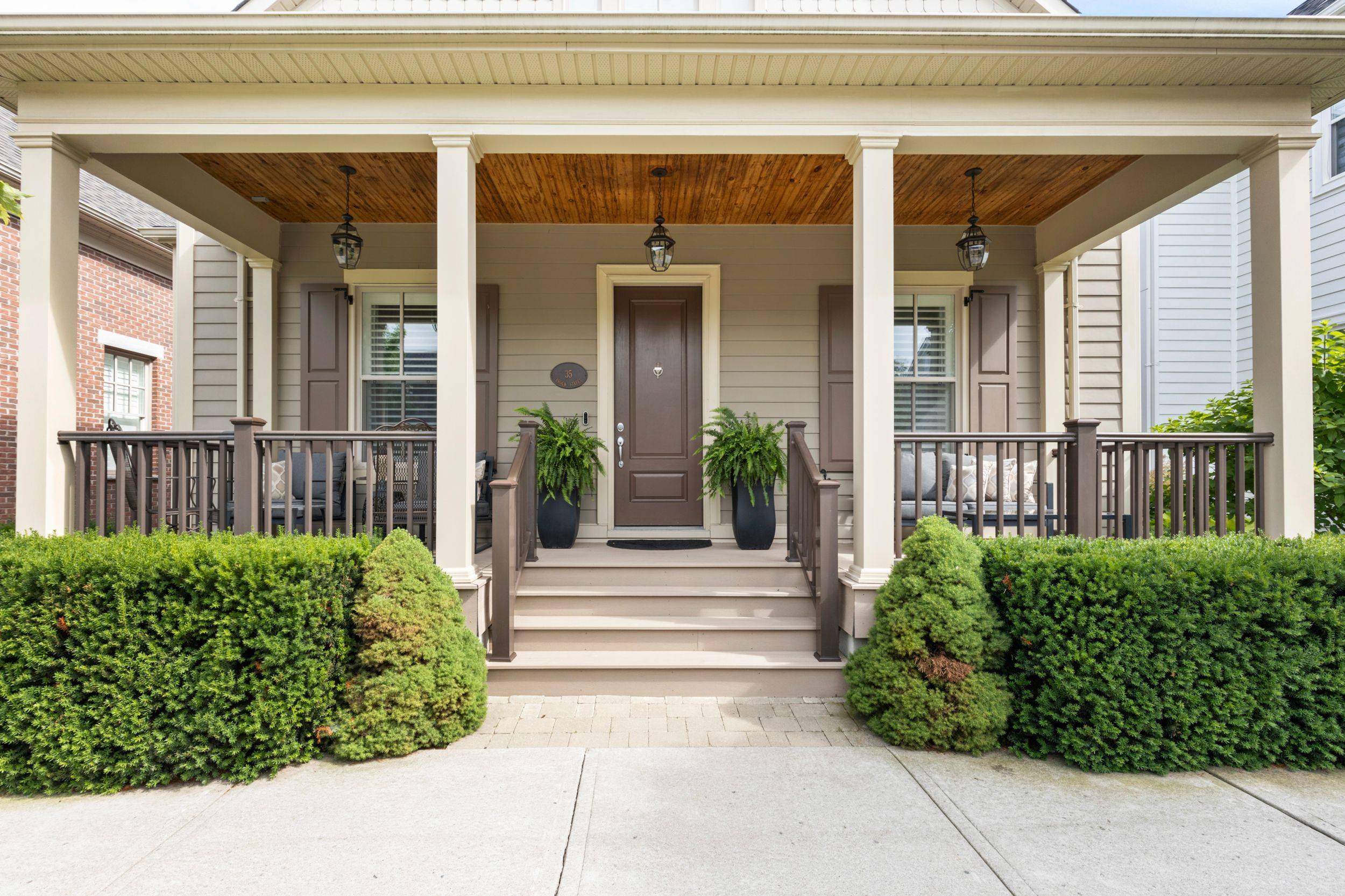 Niagara-on-the-lake, ON L0S 1J0,35 Brock ST