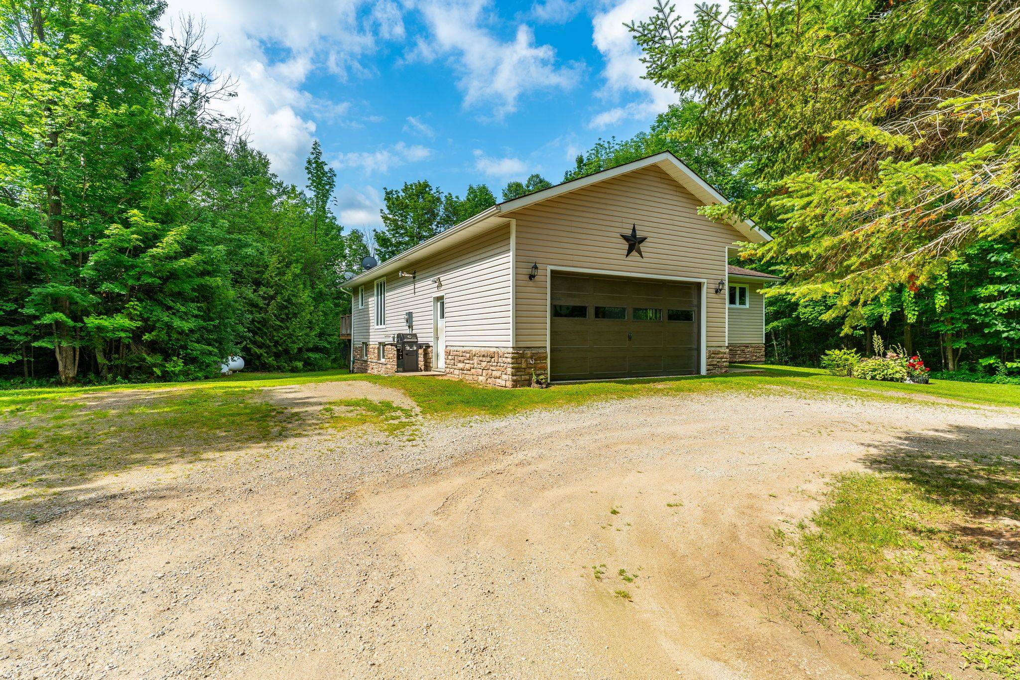 South Bruce Peninsula, ON N0H 2T0,275 Centre Diagonal RD