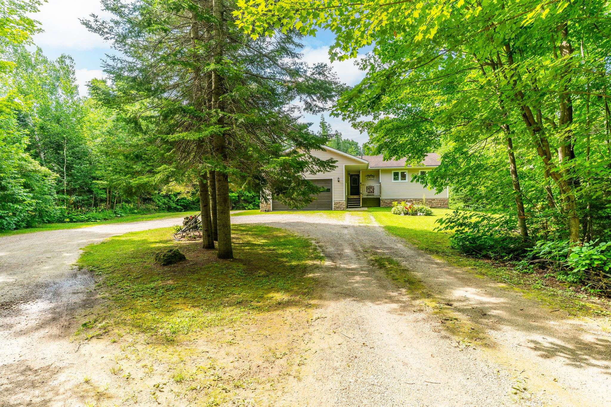 South Bruce Peninsula, ON N0H 2T0,275 Centre Diagonal RD