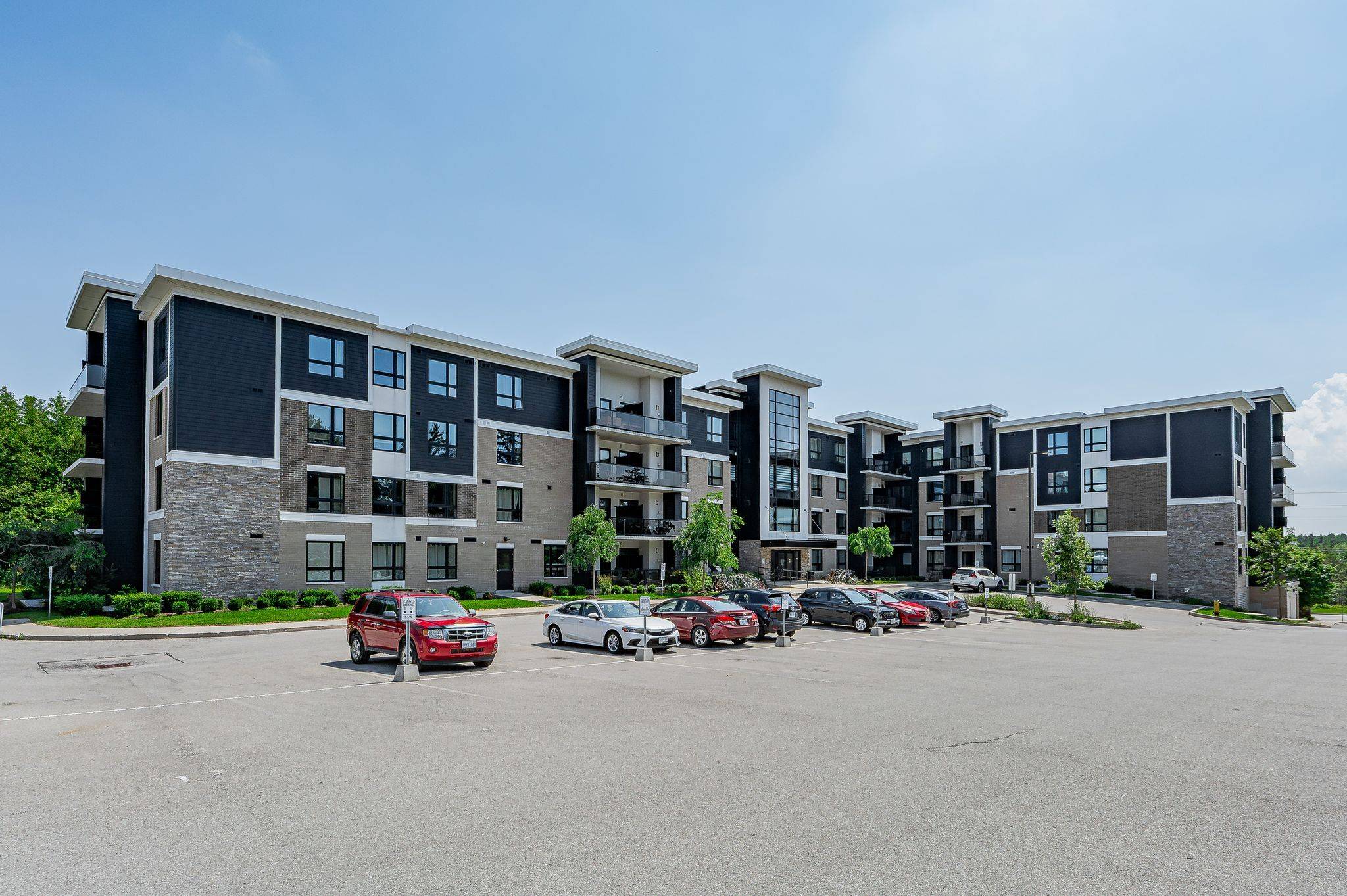 Guelph, ON N1L 0N6,1280 Gordon ST #103