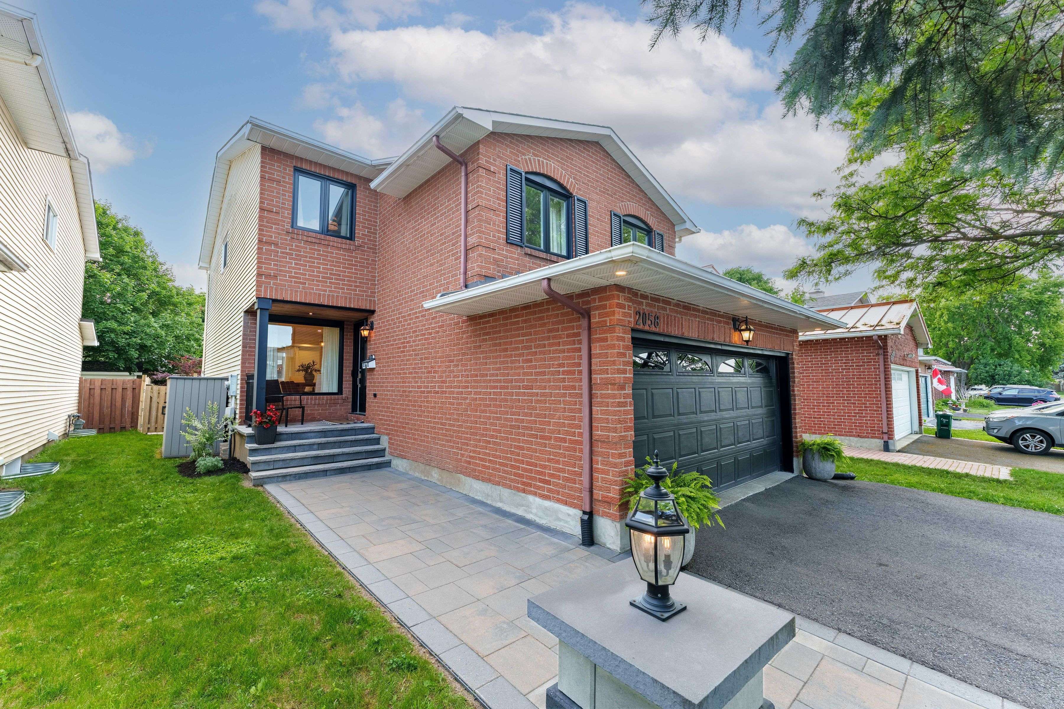 Orleans - Cumberland And Area, ON K1E 3R3,2058 Wildflower DR