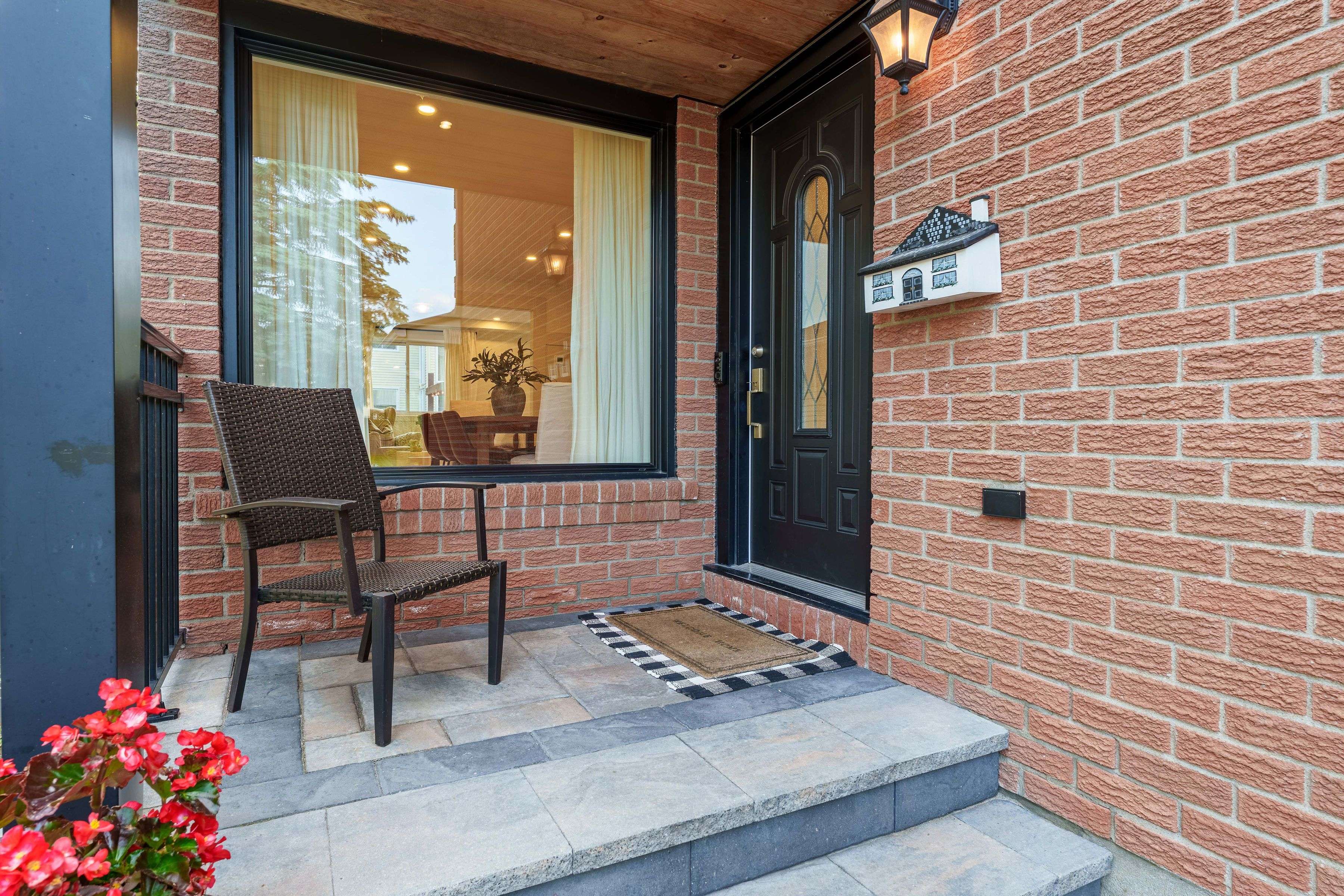 Orleans - Cumberland And Area, ON K1E 3R3,2058 Wildflower DR