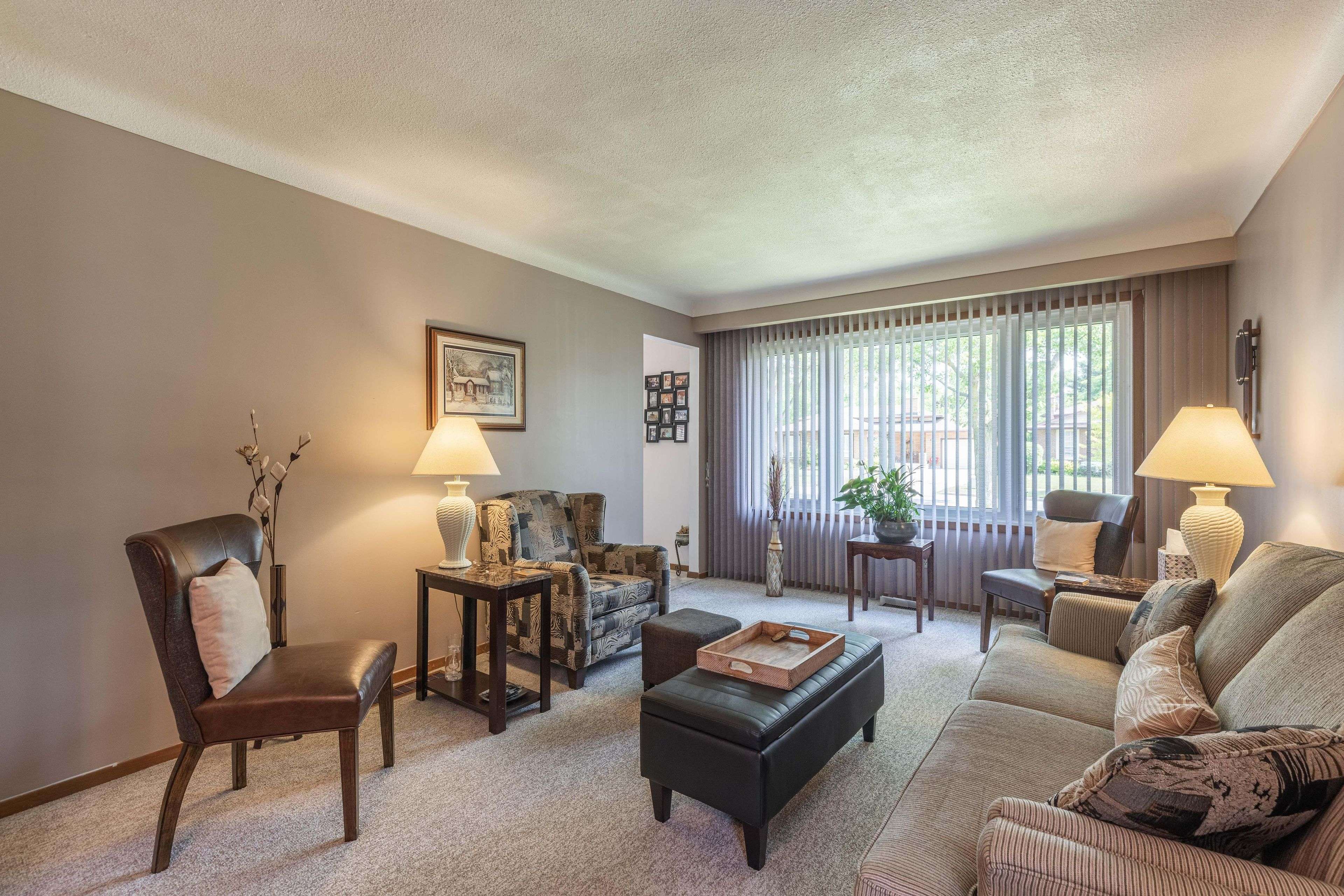 Niagara Falls, ON L2H 2C1,8164 Niven ST