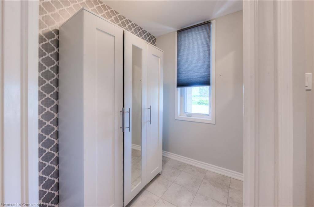 Kitchener, ON N2R 0L7,595 Goldenrod LN