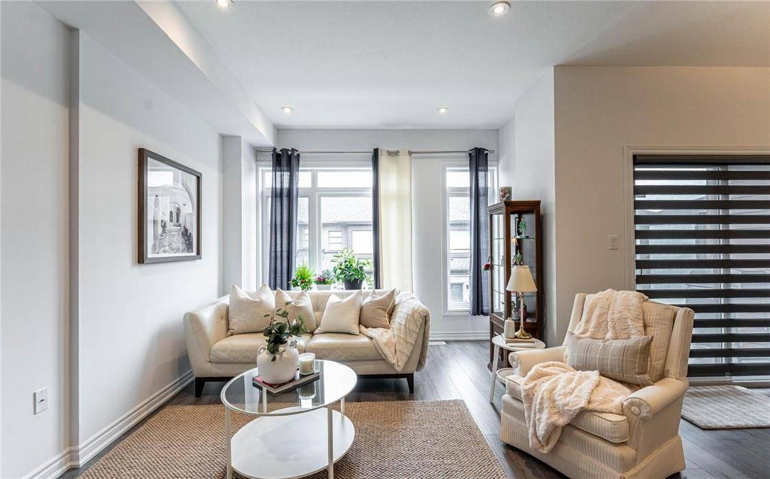 Hamilton, ON L8J 0M6,61 Soho ST #85