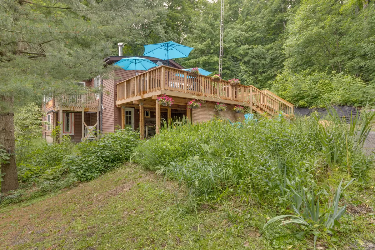 Muskoka Lakes, ON P0B 1M0,1028 Inverness RD
